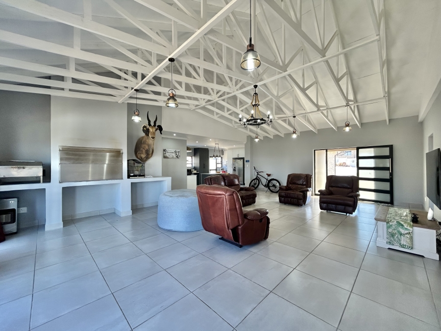 4 Bedroom Property for Sale in Wavecrest Eastern Cape